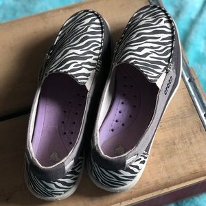 Croc Loafer - black/purple/Zebra woman’s size 8
